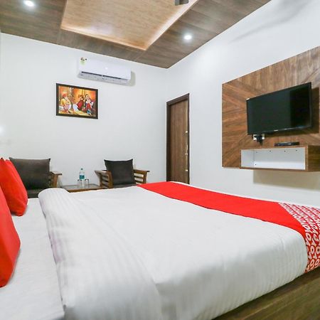 Oyo Flagship Hotel Ambani Zirakpur Zewnętrze zdjęcie