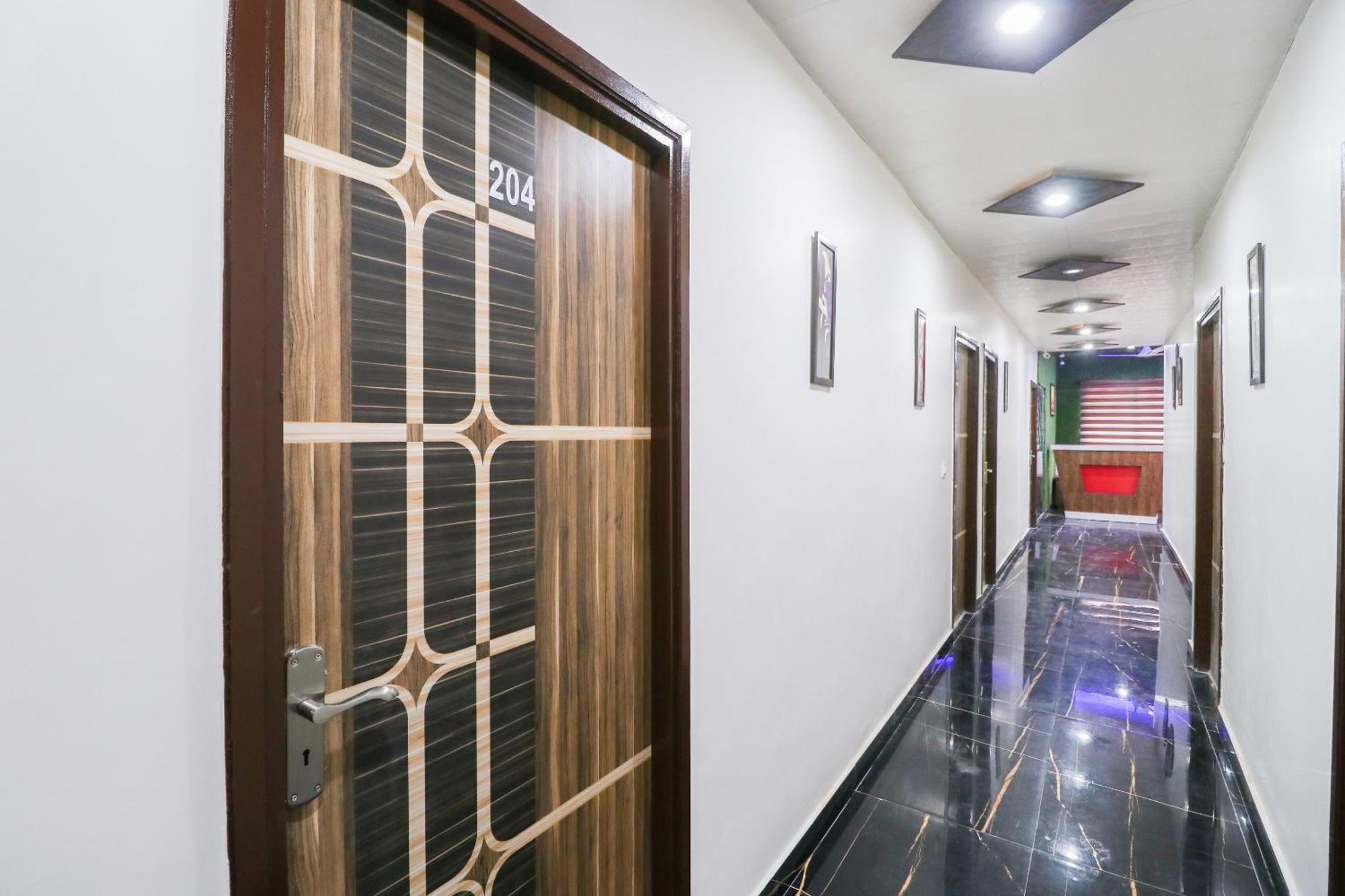 Oyo Flagship Hotel Ambani Zirakpur Zewnętrze zdjęcie