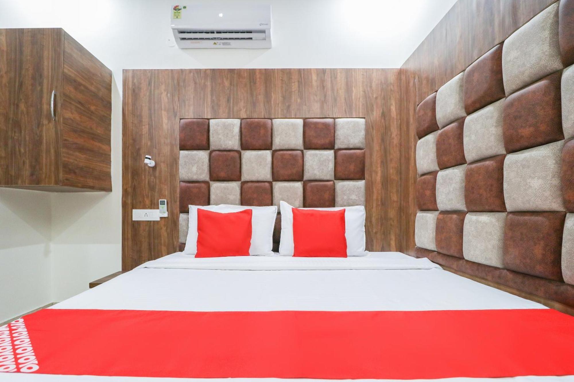 Oyo Flagship Hotel Ambani Zirakpur Zewnętrze zdjęcie