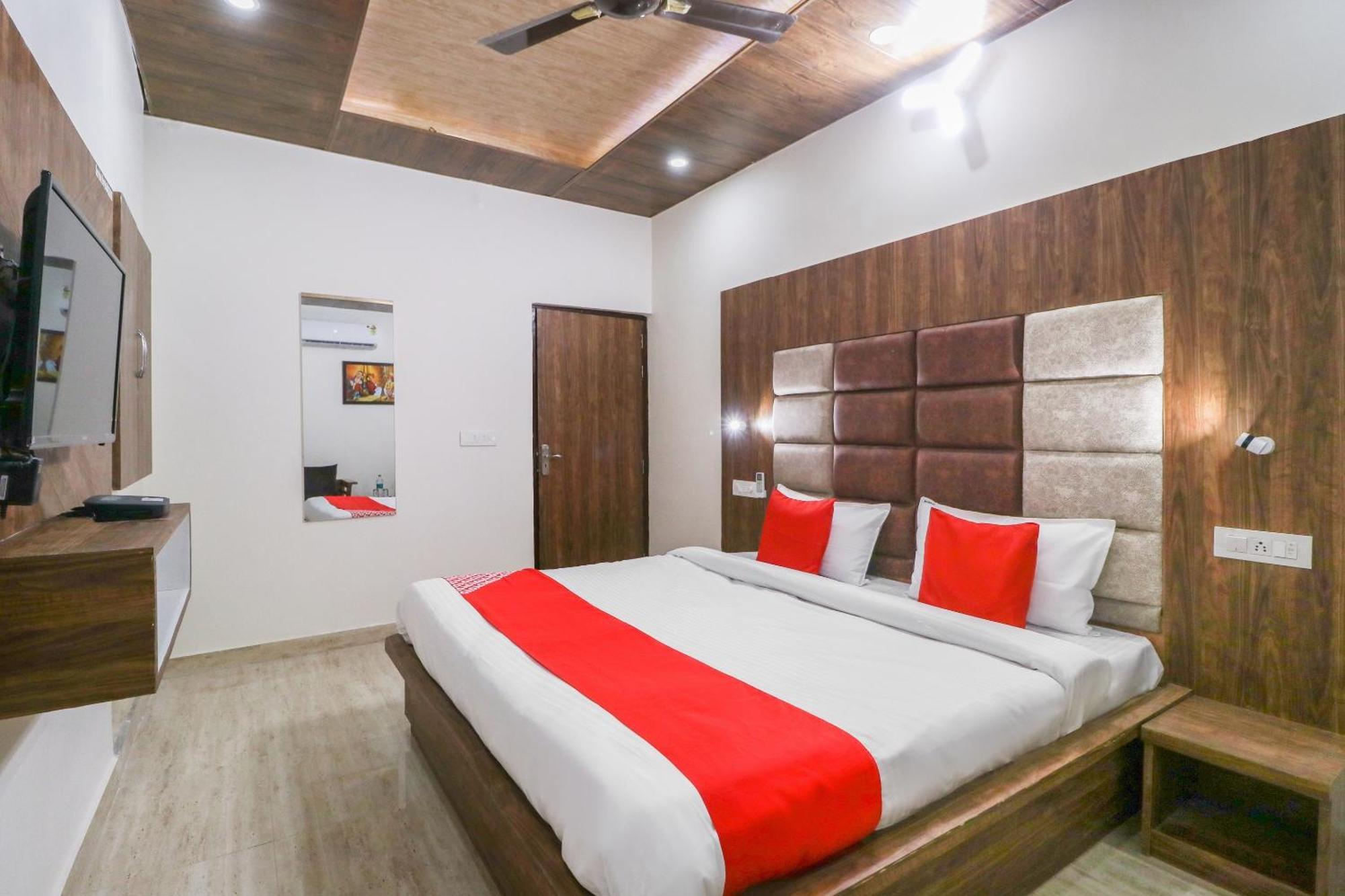 Oyo Flagship Hotel Ambani Zirakpur Zewnętrze zdjęcie
