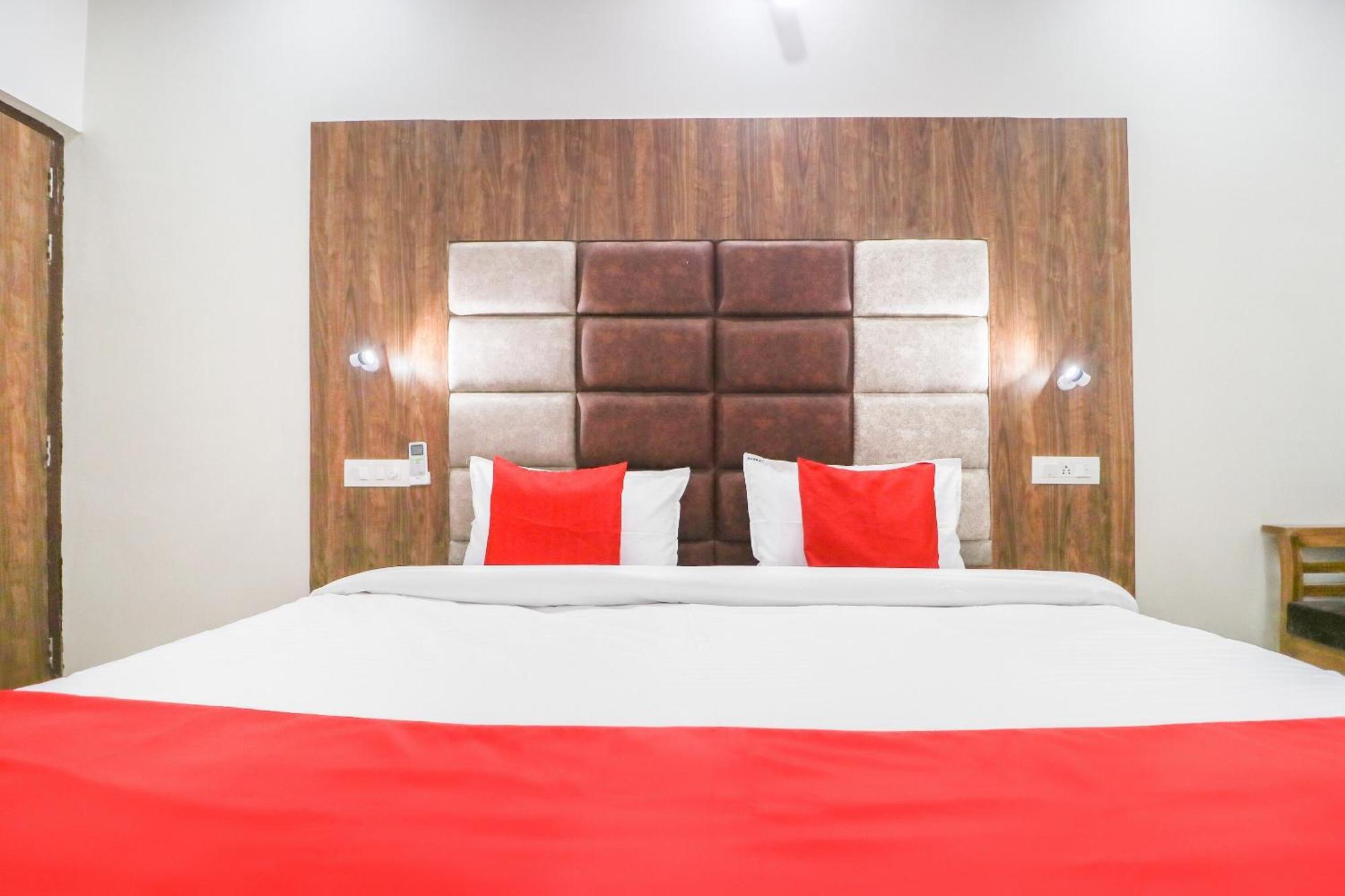Oyo Flagship Hotel Ambani Zirakpur Zewnętrze zdjęcie