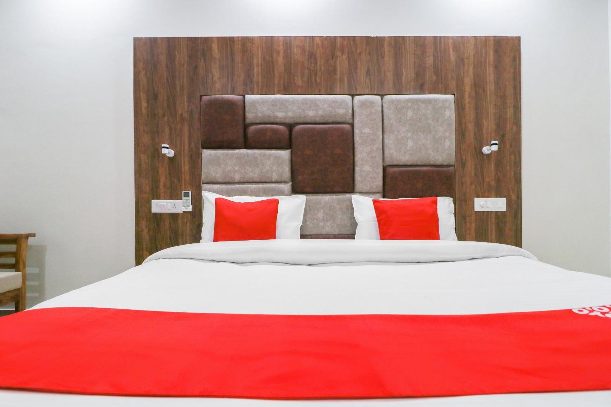 Oyo Flagship Hotel Ambani Zirakpur Zewnętrze zdjęcie