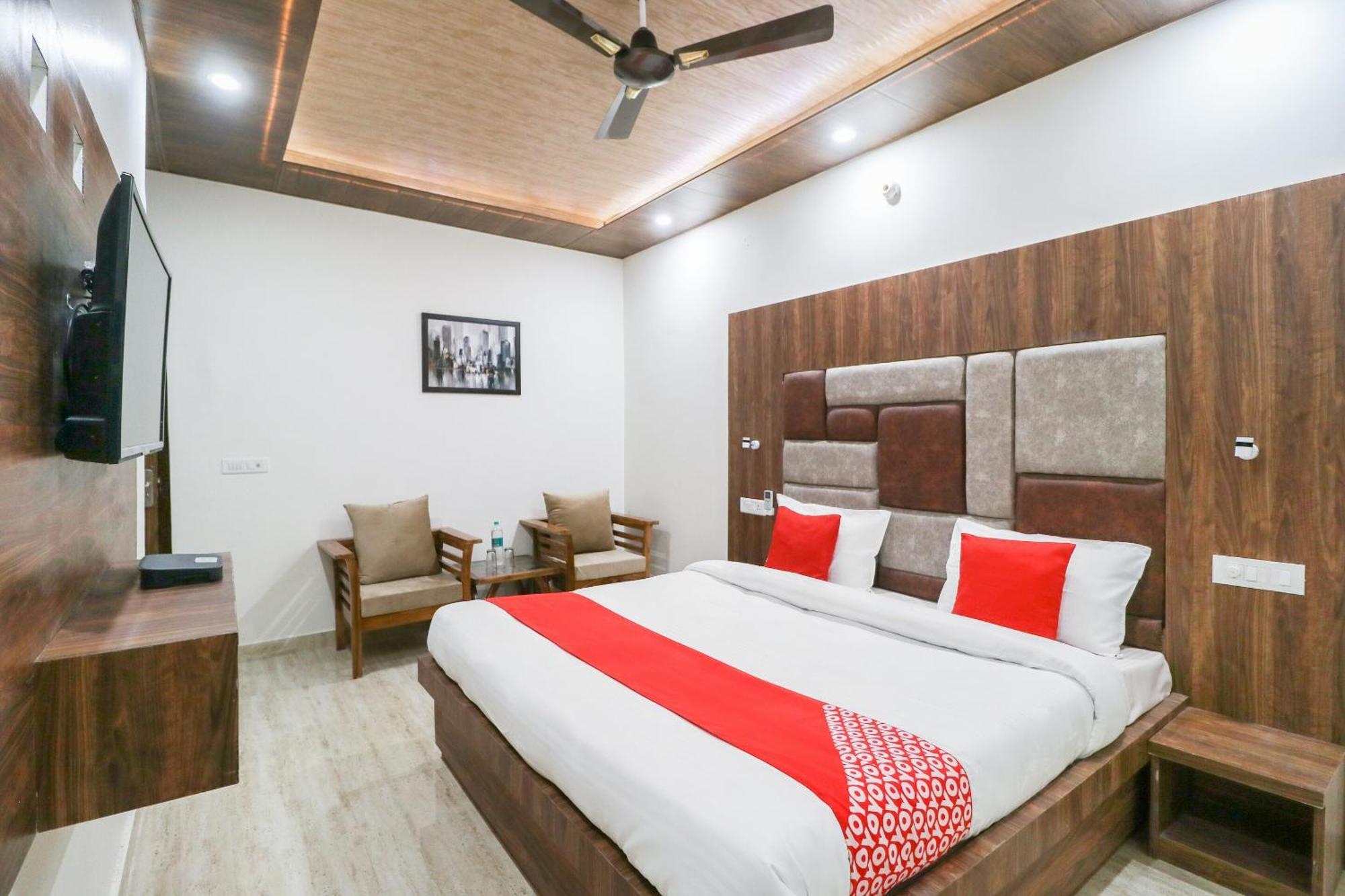 Oyo Flagship Hotel Ambani Zirakpur Zewnętrze zdjęcie
